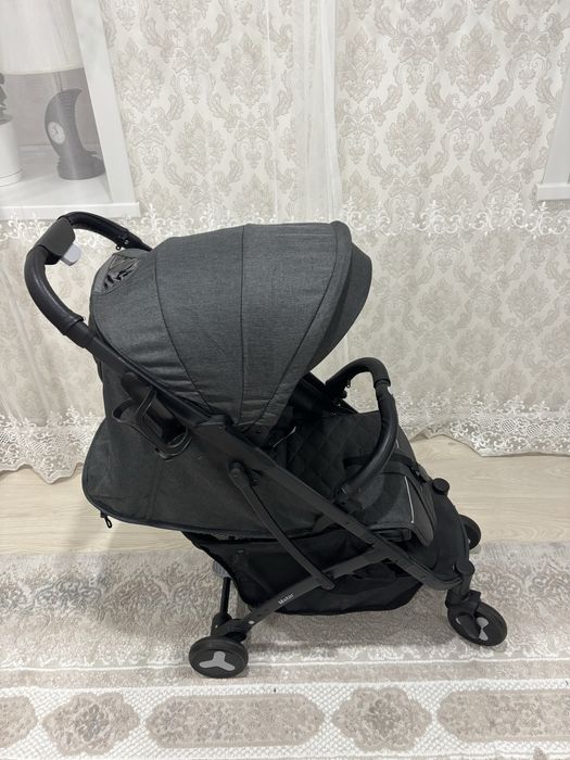 Продам прогулочную детскую коляску
