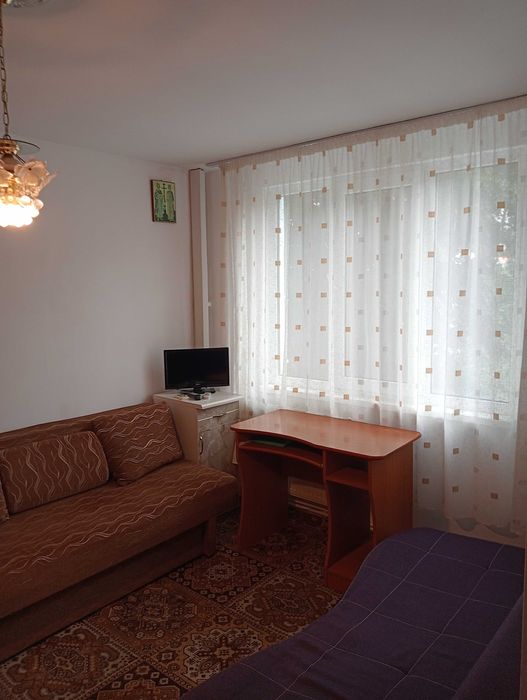 Inchiriez apartment de 40mp situat in Galati Micro 19 etaj 2,Este proaspat zugravit si dispune de toate utilitatile de ce este necesar pnt locuit.