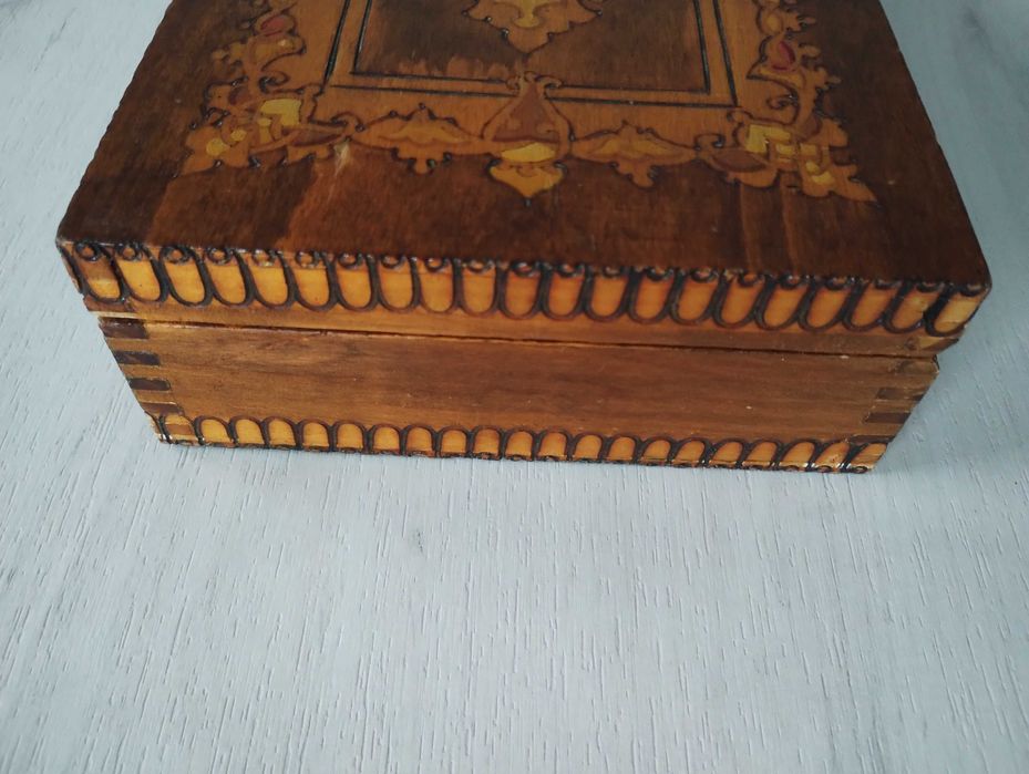 Дървена кутия стара