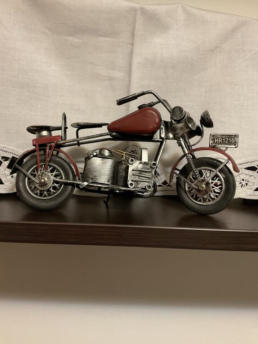 Papusi,motocicleta in miniatura