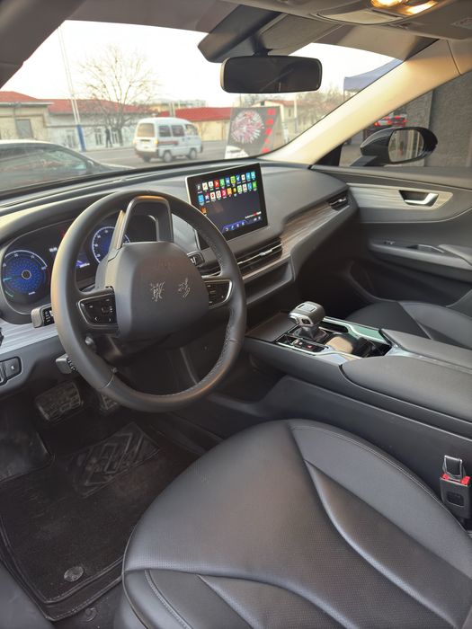 Hongqi egm 5 500km full sotiladi