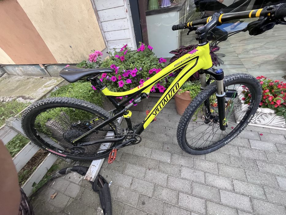 Vand specialized epic unic proprietar putin  timp folosita