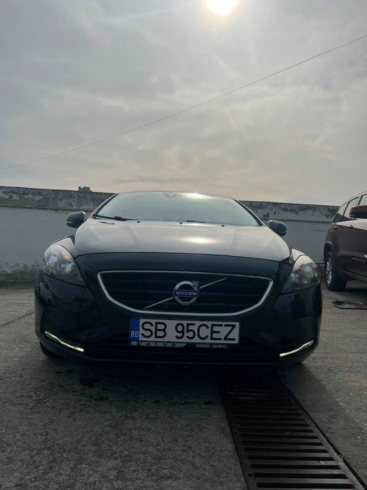 Volvo v40 D2 120cp