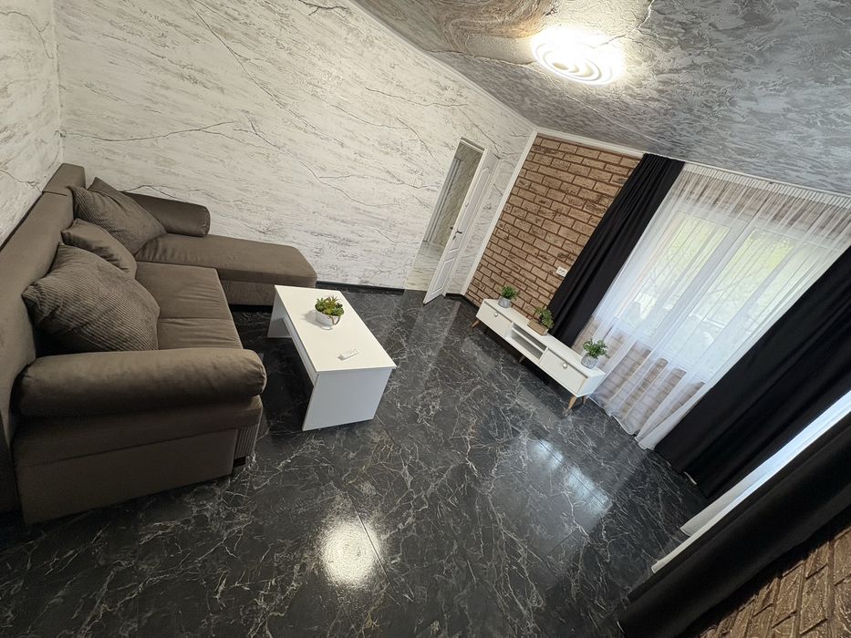 Продава се Къща в Разград, Житница - 533 кв.м за 220 €/кв.м - Снимка #2