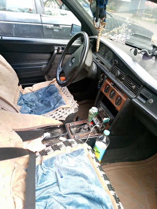 ПРОДАМ СРОЧНО Мерседес 190Е   1991 год