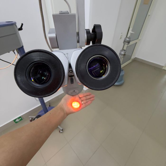 Операционный микроскоп