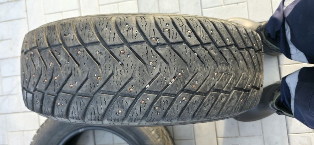 Шины 215/65 R 16 шипованая