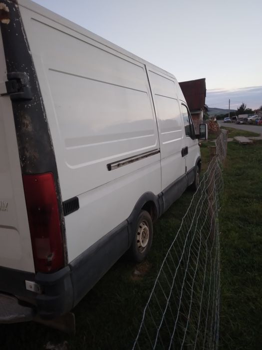 Vand iveco sau dezmembrez