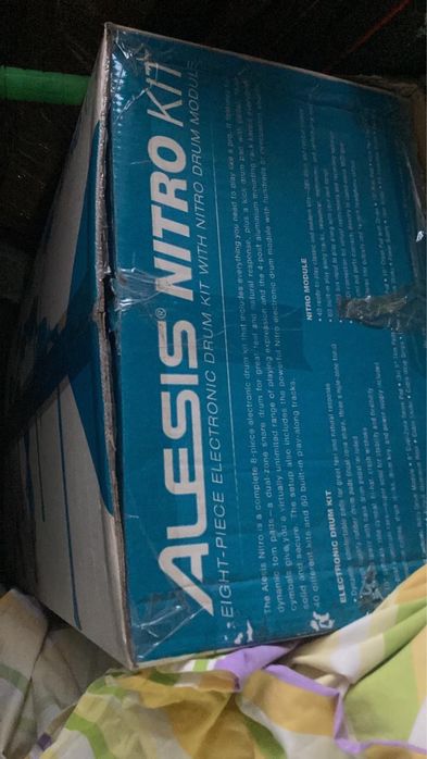 Барабанная установка Alesis nitro Kit