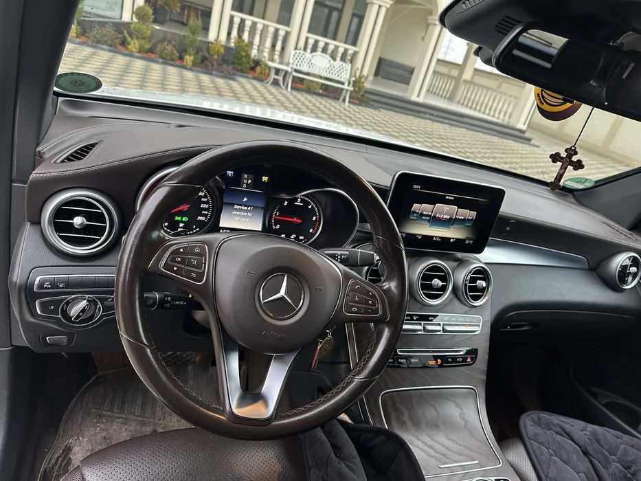 Se vinde mercedes glc 220 4 matic