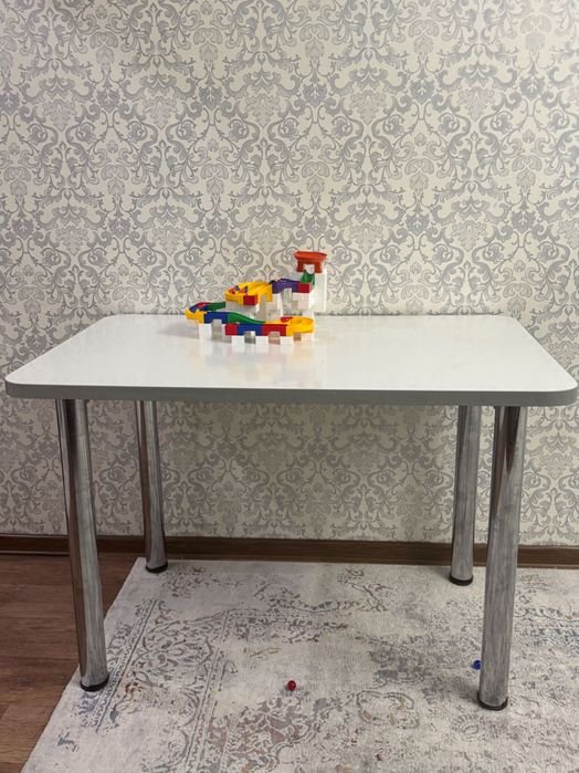 Продам стол и стулья