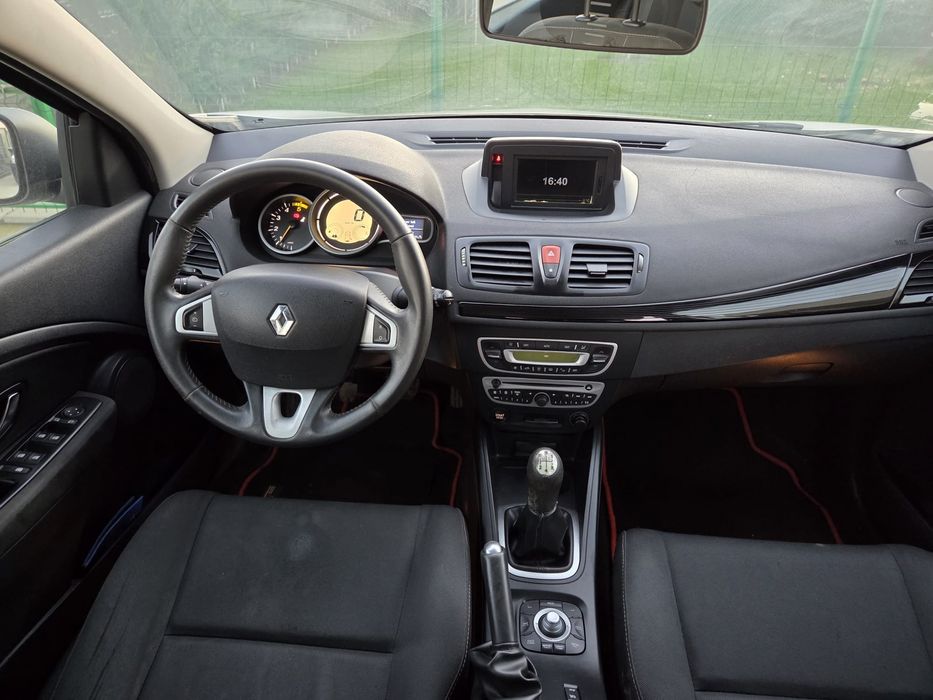 Renault Megane 3 Grandtour 1.5 DCi  2011 Euro 5           

Telefo