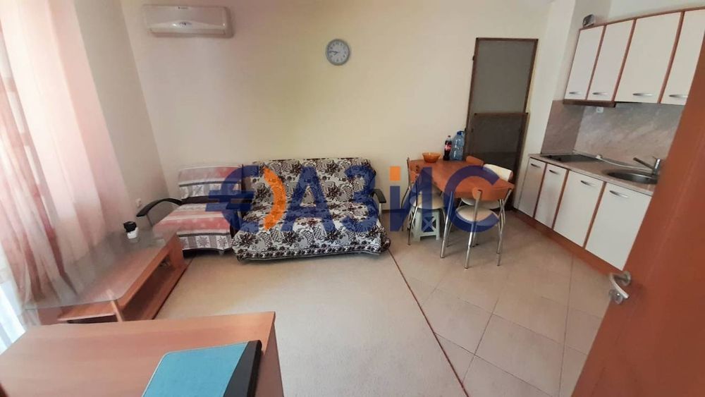 Продава се Тристаен апартамент в к.к. Слънчев бряг - 90 кв.м за 823 €/кв.м - Снимка #1