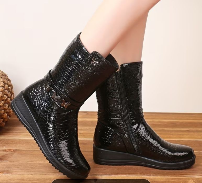 Боти,ном 40-41, НОВИ,черни