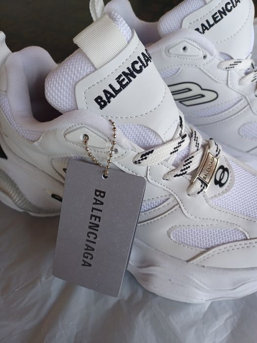 Balenciaga нови обувки