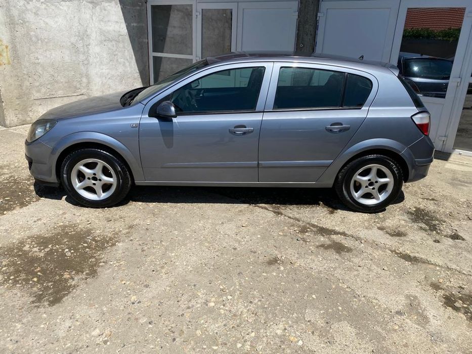 Opel Astra H benzina