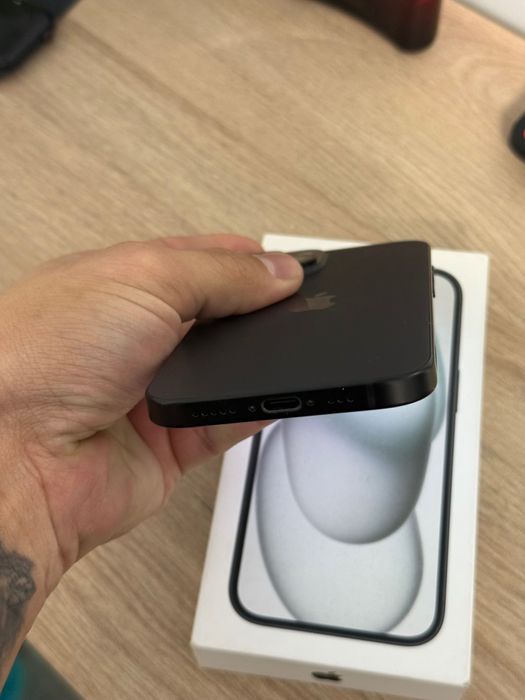 iPhone 15 black 256GB