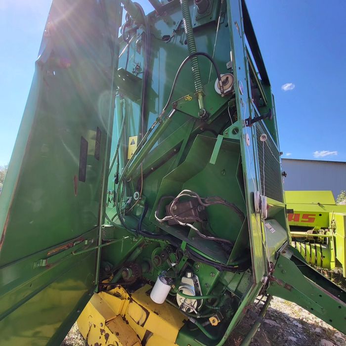 Пресс подборщик JOHN Deere 550