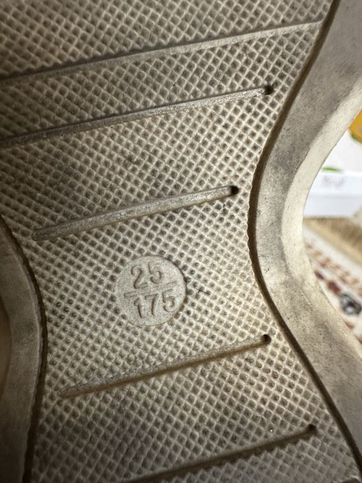 Продам туфли на девочку