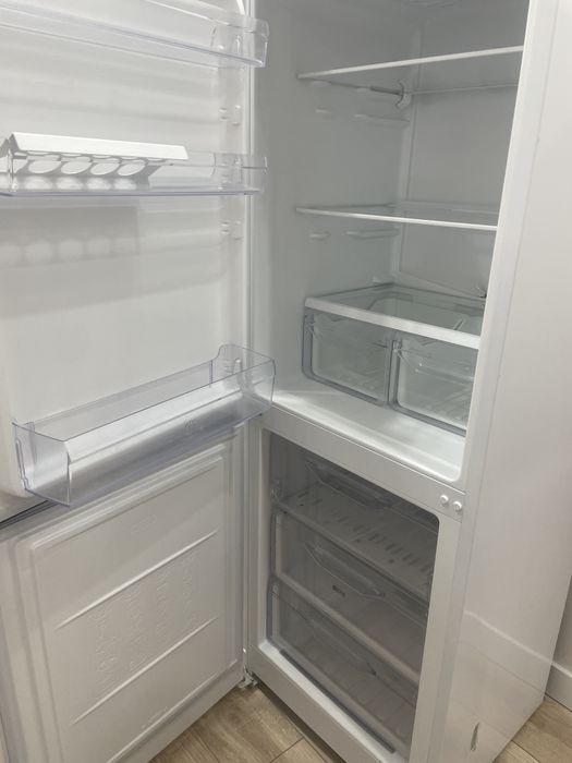 Продам холодильник Индезит