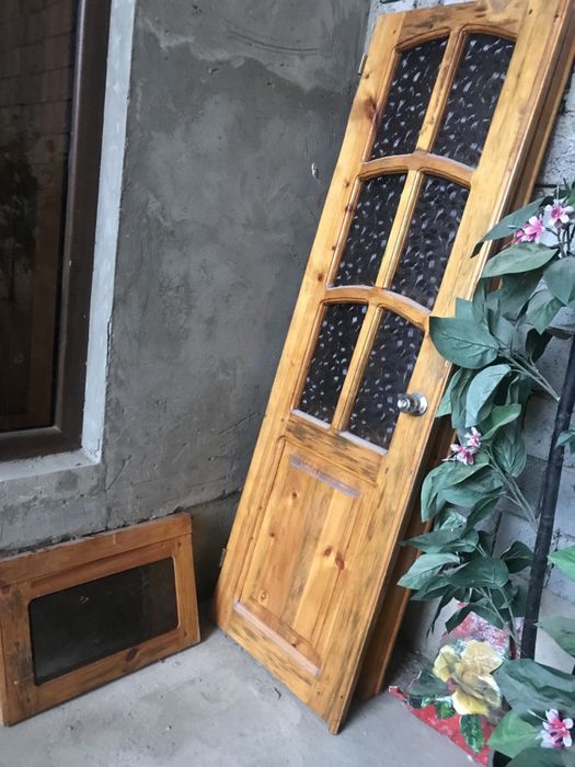 Двери деревянные 2 шт