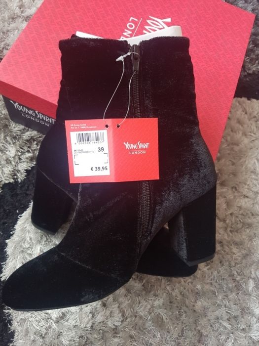 Ghete din catifea superbe