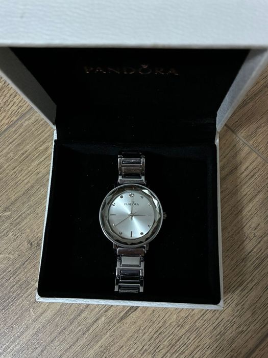 Pandora серебряная