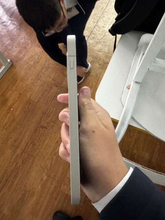 Продам OnePlus 15 норм состояния