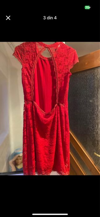 Rochie rosie dantela