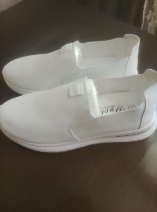 Продам новые  маккасы 36  размер