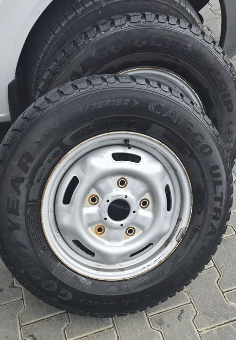 Vând genți ford transit
