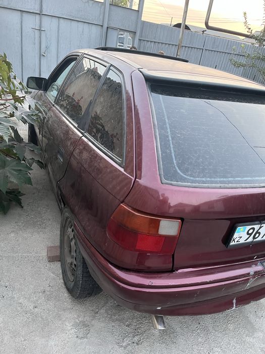Продам машину опель астра