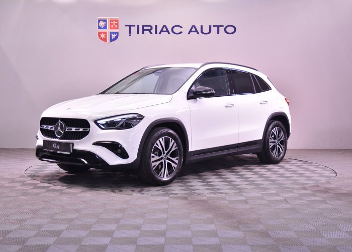 Mercedes-Benz GLA MERCEDES-BENZ GLA 220 4MATIC  - Masina DEMO cu aproximativ 3000 KM