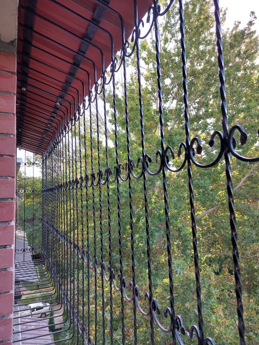 Кладка балкона.решотка и казерок