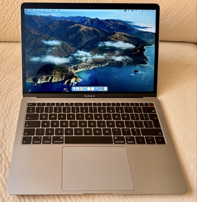 Лаптоп MacBook Air 13.3” 2018 | Intel Core i5 | 8GB RAM | 128GB SSD
