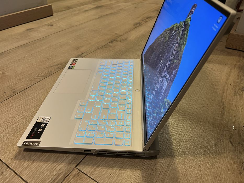 Laptop Gaming Lenovo Legion 5 PRO Ryzen 7 5800 RTX 3070 165Hz WQHD 16gb 1TB SSD White
