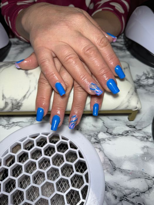 Unghii cu gel ,construcție sau ojă semipermanenta