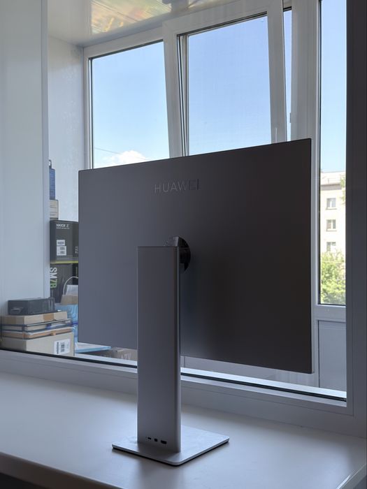 Монитор Huawei Matewiev 28