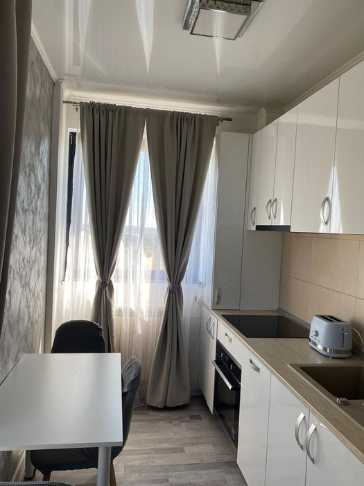 Închiriez apartament cu doua camere
