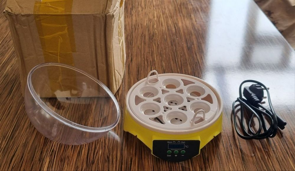 Инкубатор (7 яиц)