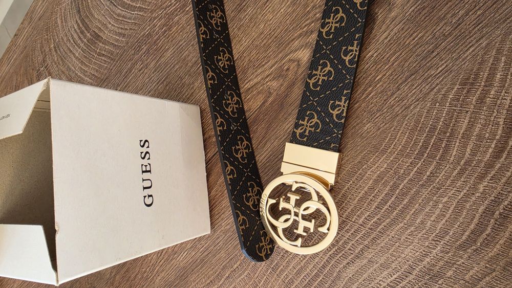 Двулицев колан  Guess нов