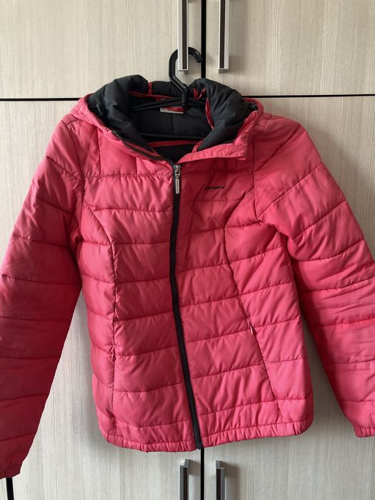 Женские куртки размер 40