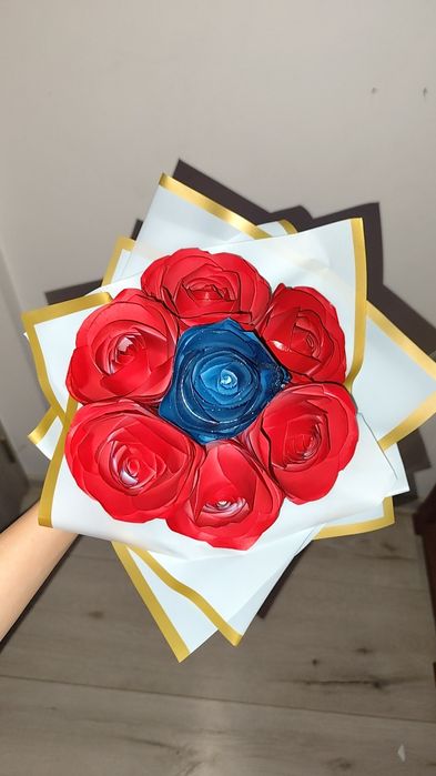 Buchete trandafiri, lucrați manual!