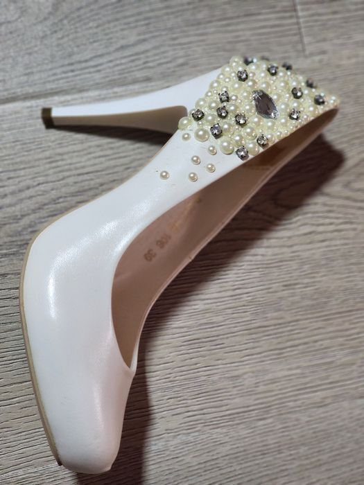 Brend Flora 39 chi razmer