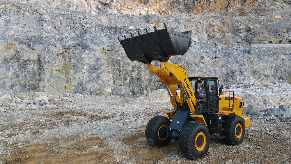 3,0 м³ карьер погрузчиги, юк котариш кобилияти: 5550 кг