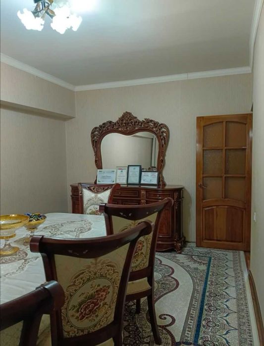 Бадамзар, 3/3/4 Продаётся Кирпичный квартира не торец 70м2, 2\6 Балкон