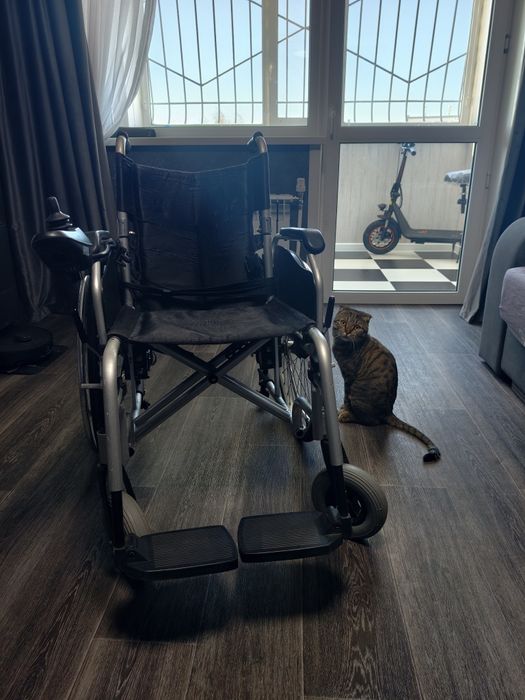 Продам электрическую инвалидную коляску