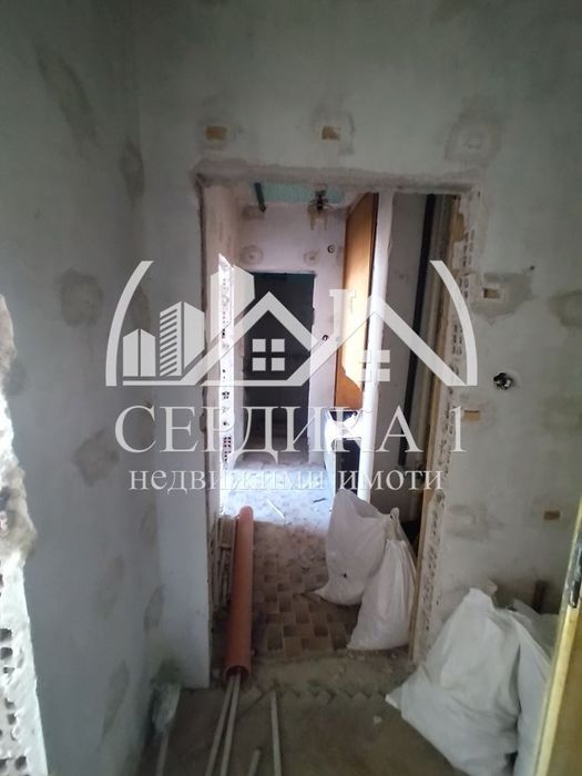 Продава се Двустаен апартамент в Благоевград, Широк център - 57 кв.м за 1204 €/кв.м - Снимка #1