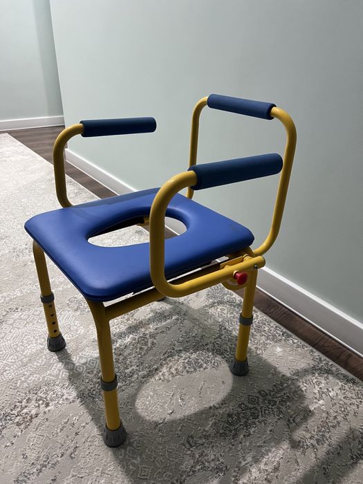 Санитарный стул