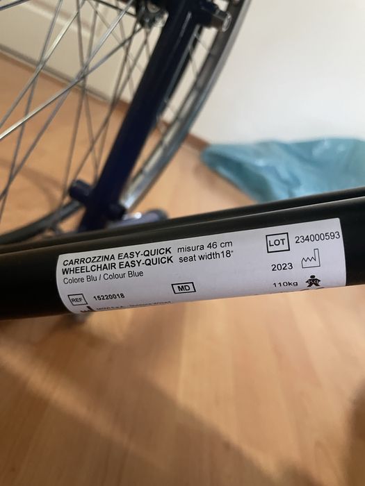 Scaun cu rotile ca nou